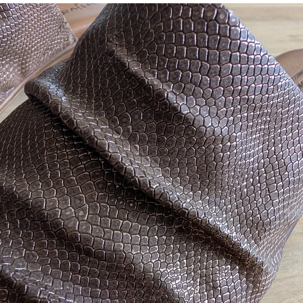 Comfortiva Pillowtop‎ Bronze Snakeskin Ruched Slide Sandals Low Block Heel Sz10
